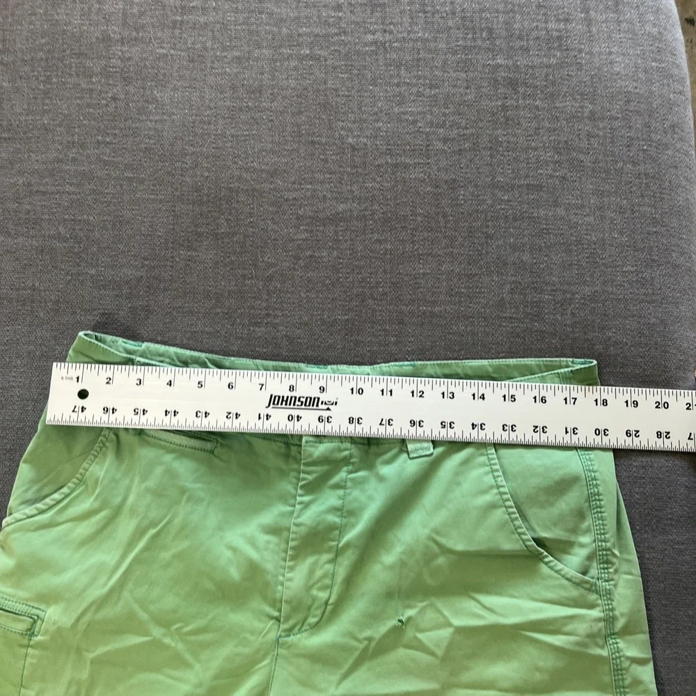 Bugatchi Men's Green Chino Shorts‎ Size 36